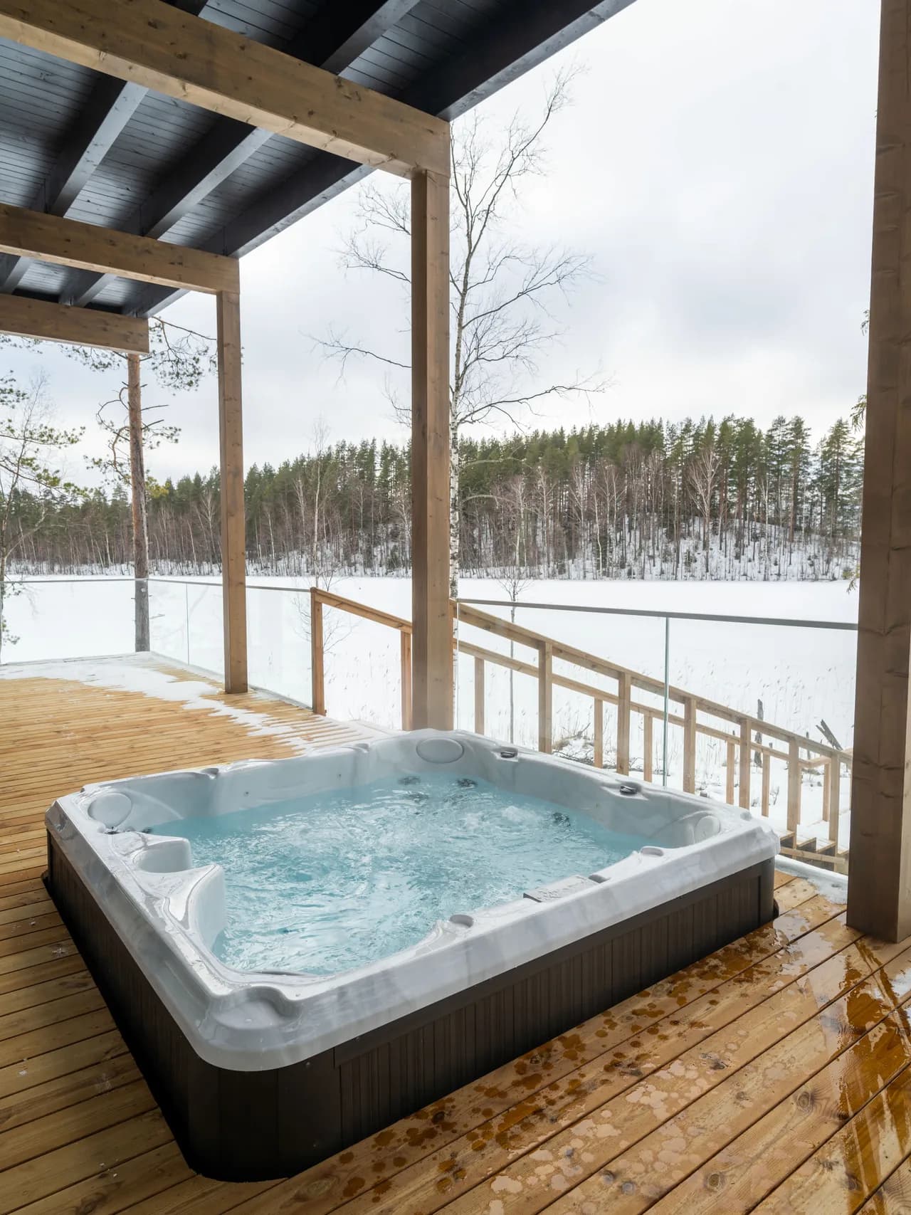 Stylish Villa With Private Sauna and Lake Access photo 4