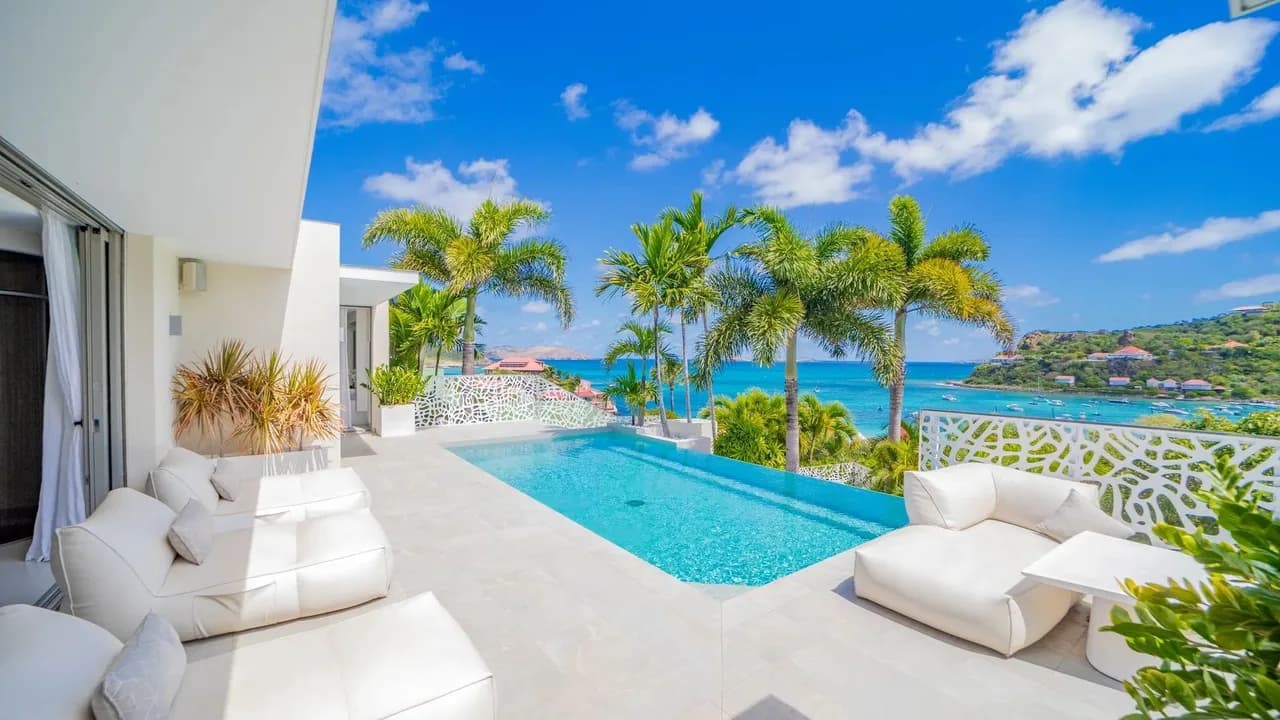 Modern Villa Overlooking Pelican Bay photo 4