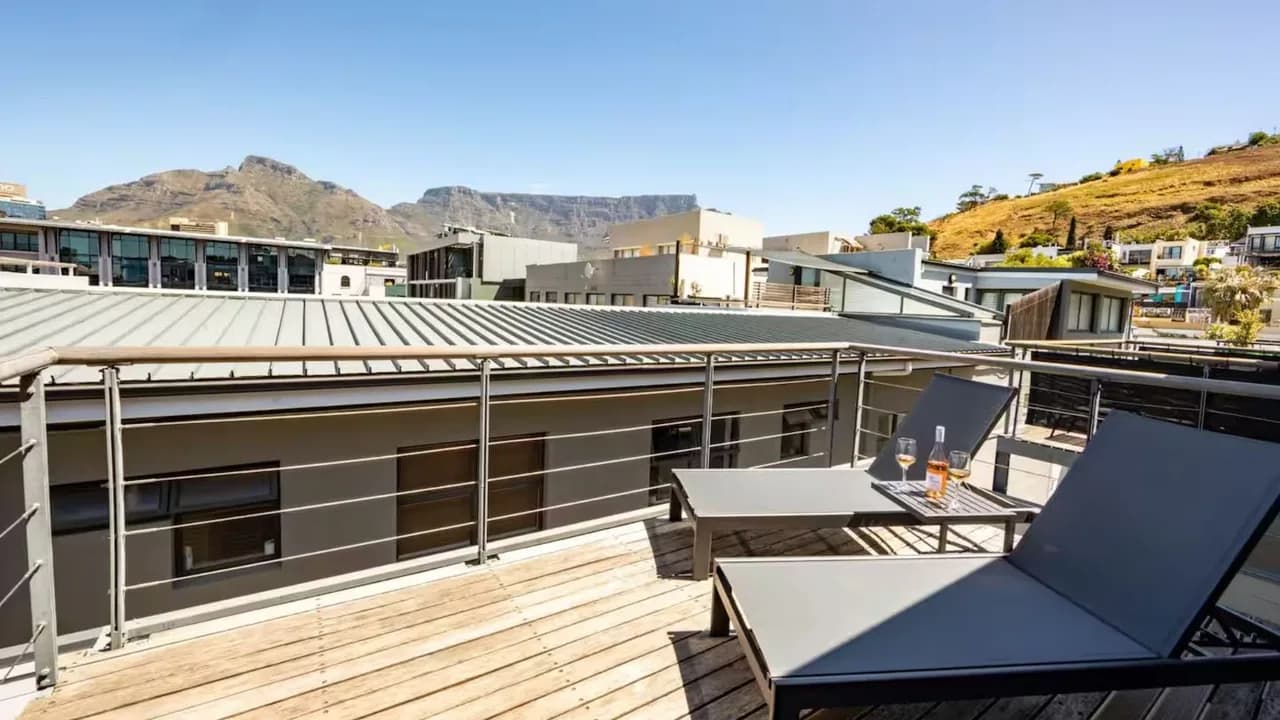Modern Cape Town Townhouse with Views photo 4