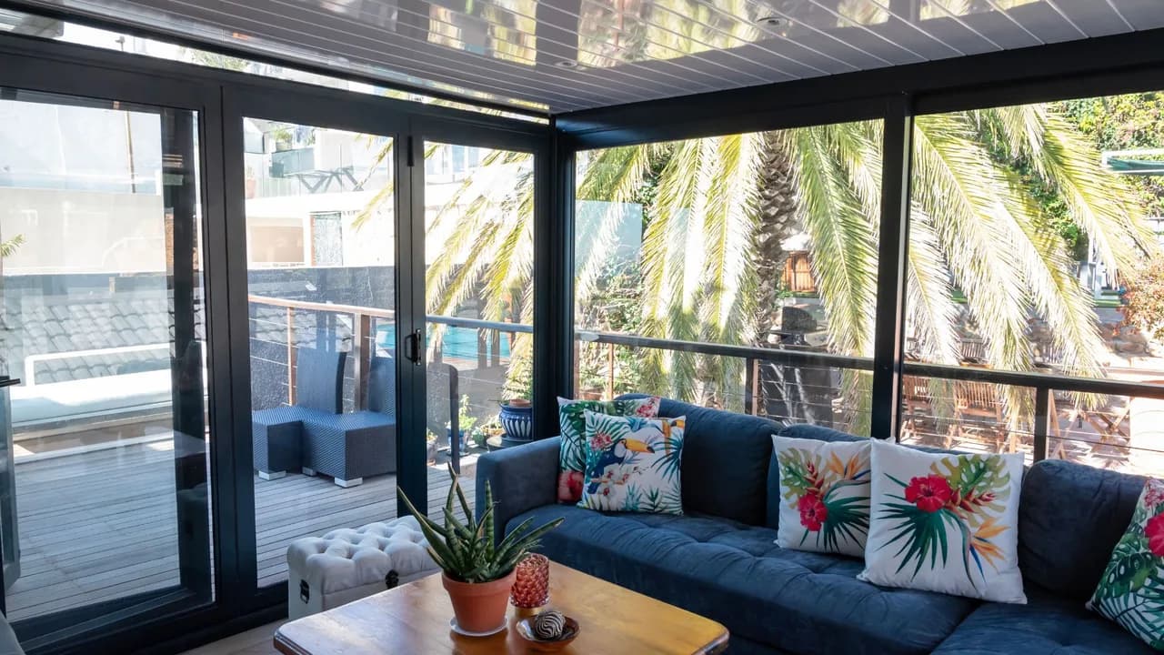 Oceanfront Living in Green Point photo 2