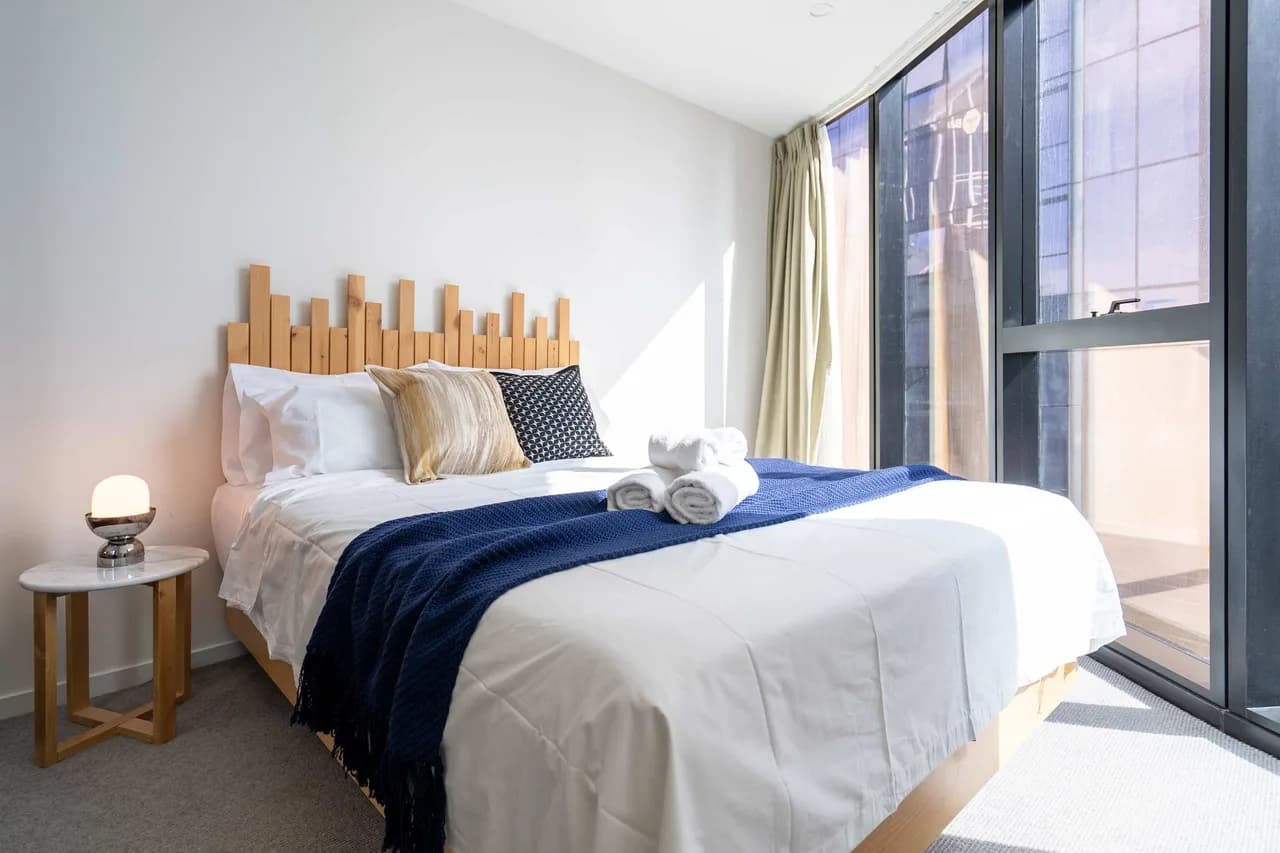 City View One Bedroom Apartment in Melbourne Victoria photo 2