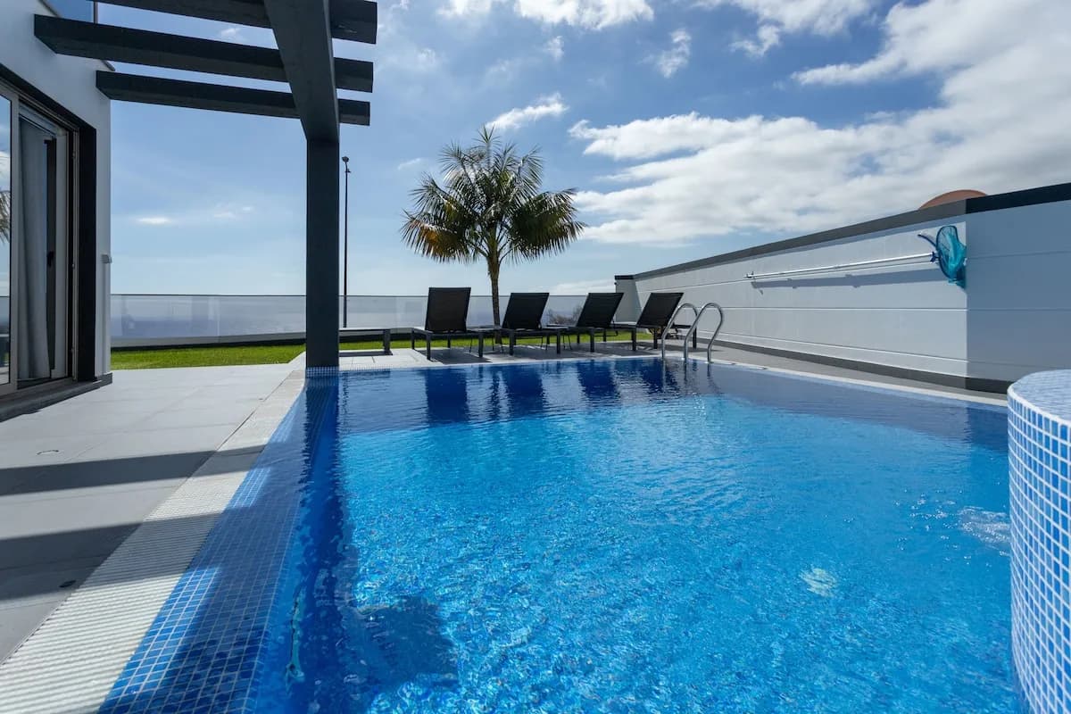 Oceanfront Pool Villa in Funchal, Madeira