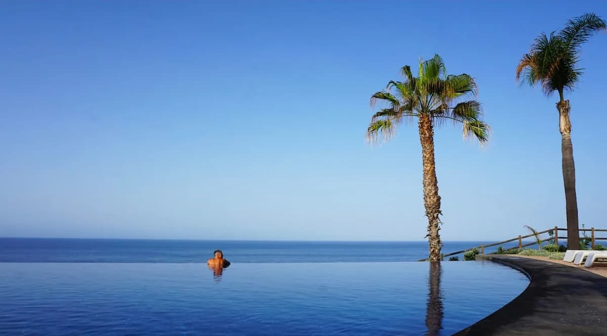 Ocean View Two Bedroom Apartment in Funchal, Madeira photo 2