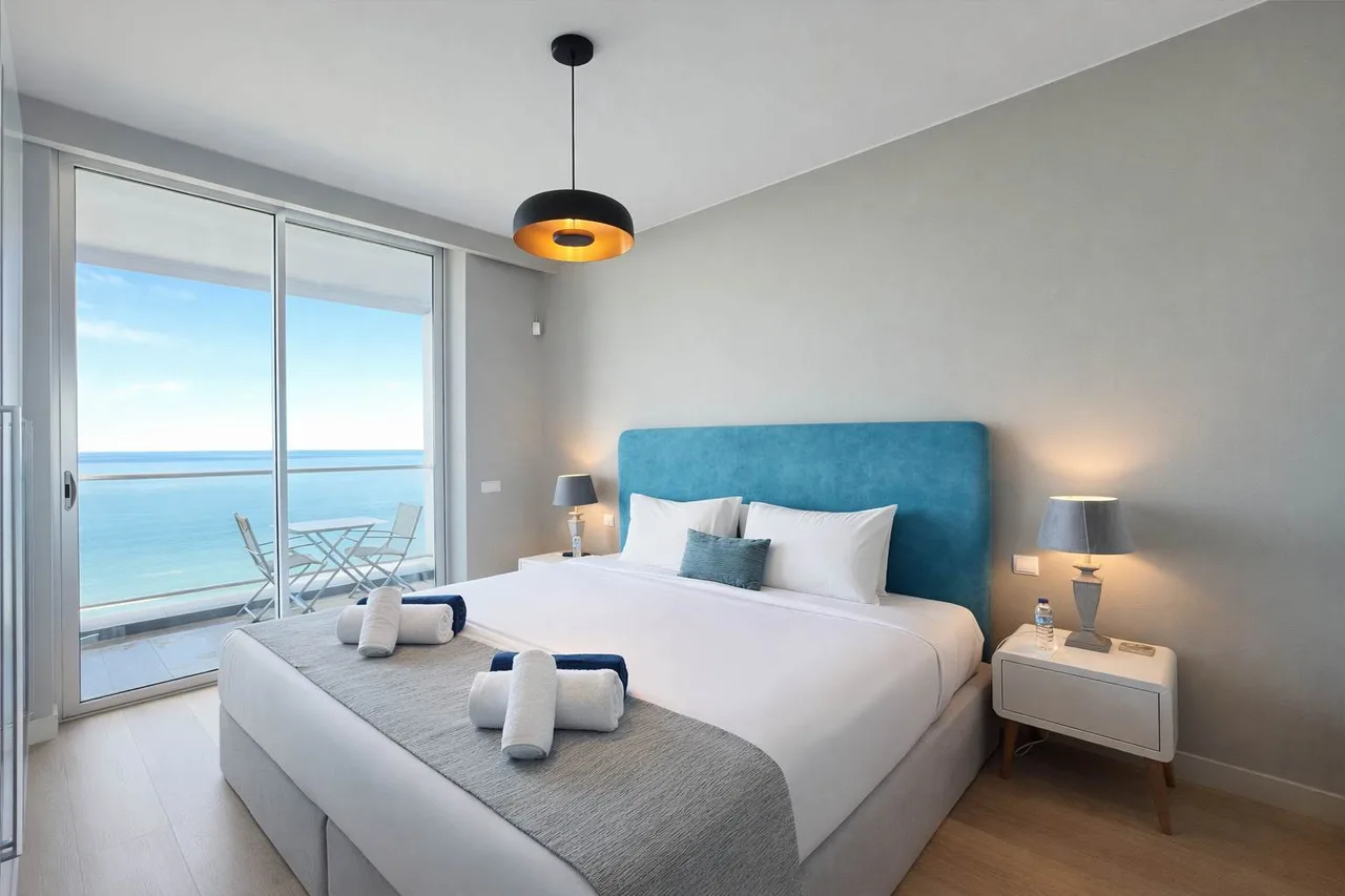 Ocean View Two Bedroom Apartment in Funchal, Madeira photo 4