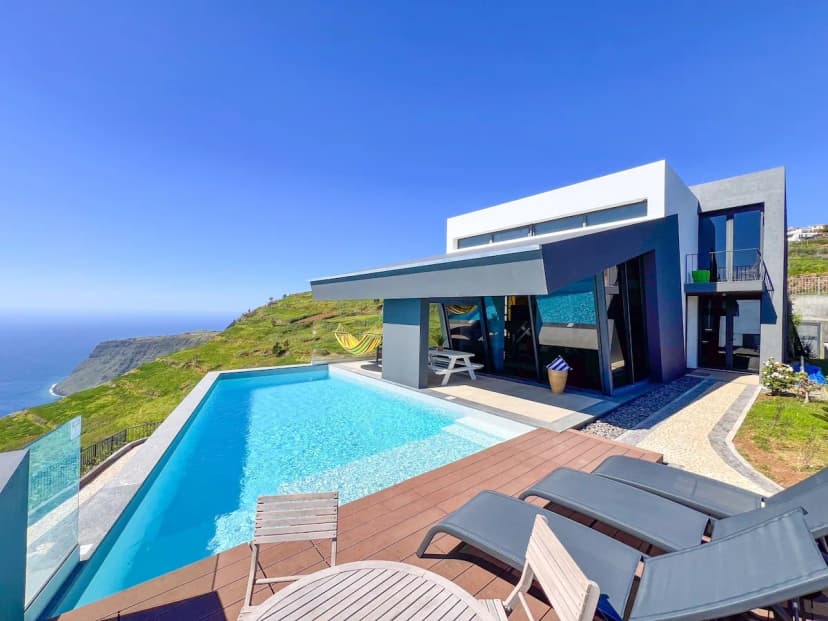 Oceanfront Three Bedroom Villa in Madeira