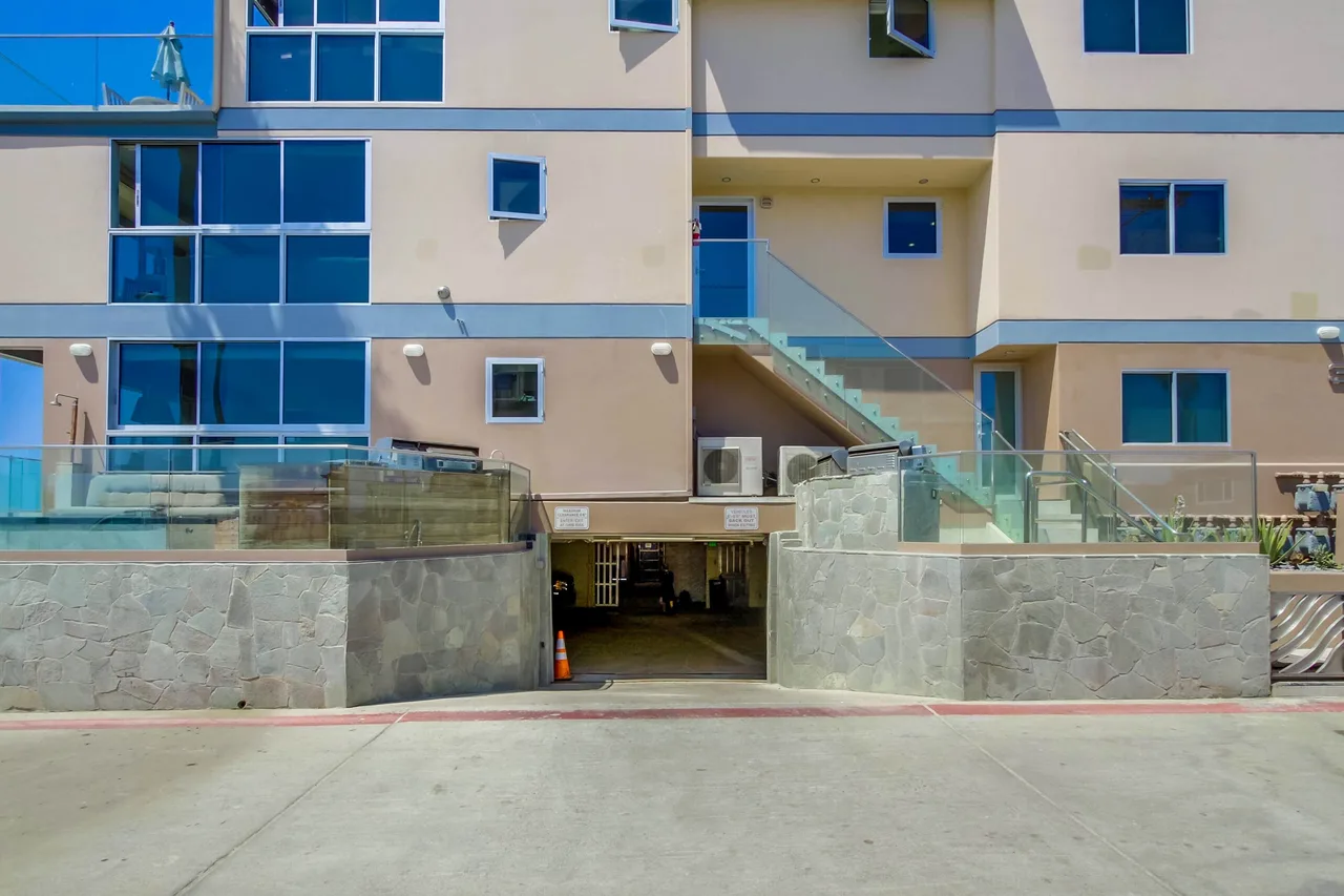 Beachfront Ocean View Condo in San Diego photo 3