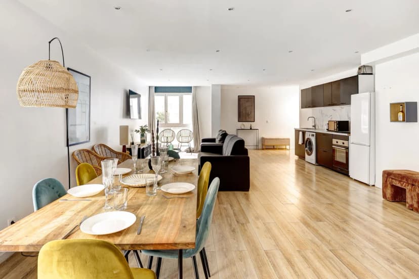 Home 4-Bedroom by Buttes Chaumont - 12 Guests