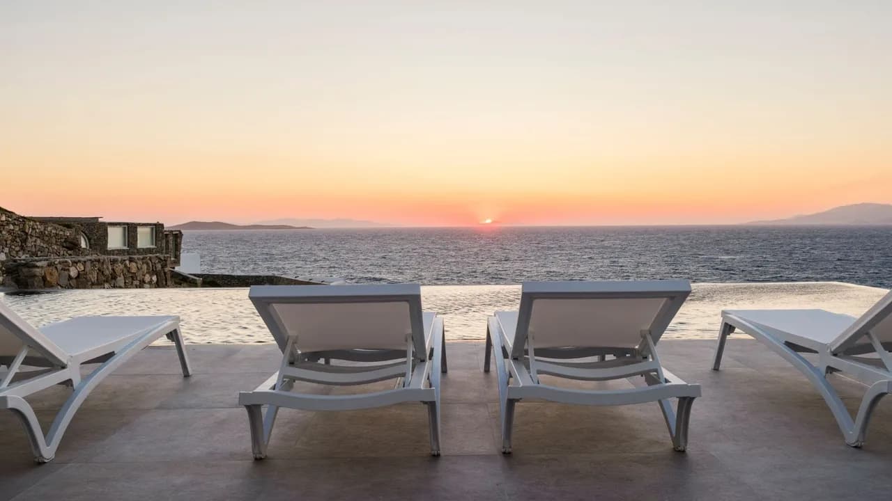 Elegant Coastal Retreat With Poolside Lounge photo 4