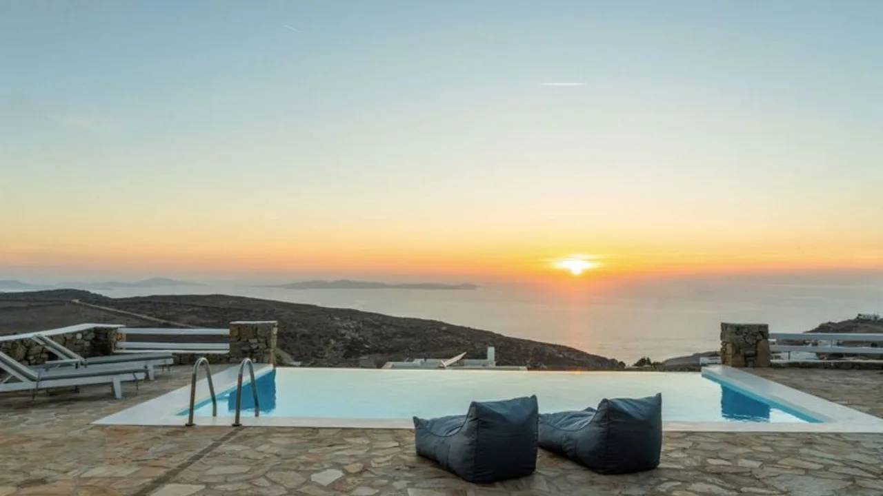 Luxury Stay With Sunsets Galore photo 4