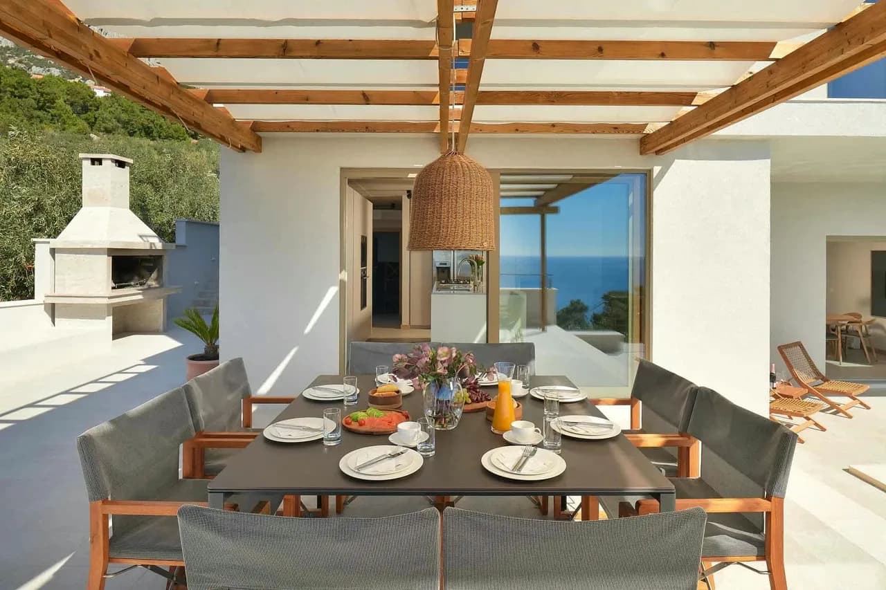 Elegant Villa With Breathtaking Sea Views photo 4