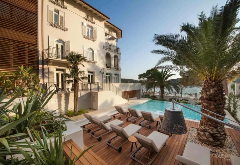 Elegant Villa With Sea View Terrace