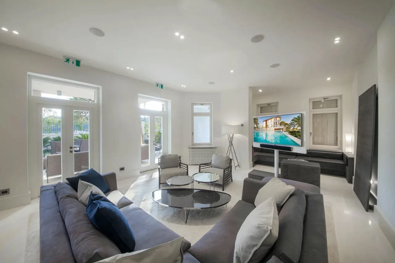 Elegant Villa With Sea View Terrace photo 2