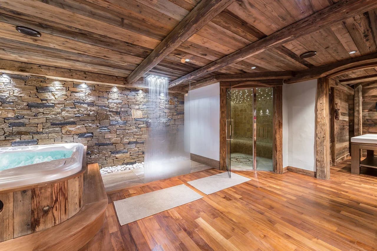 Elegant Mountain Chalet With Spa Retreat photo 4