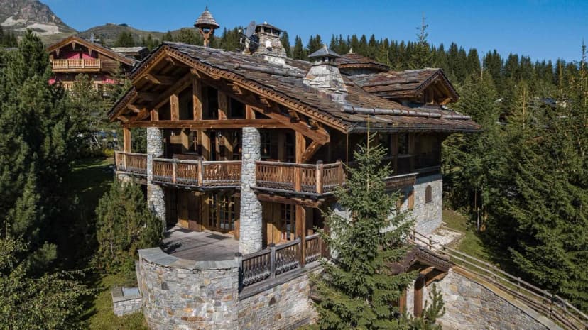 Beautiful Chalet With Panoramic Valley Views