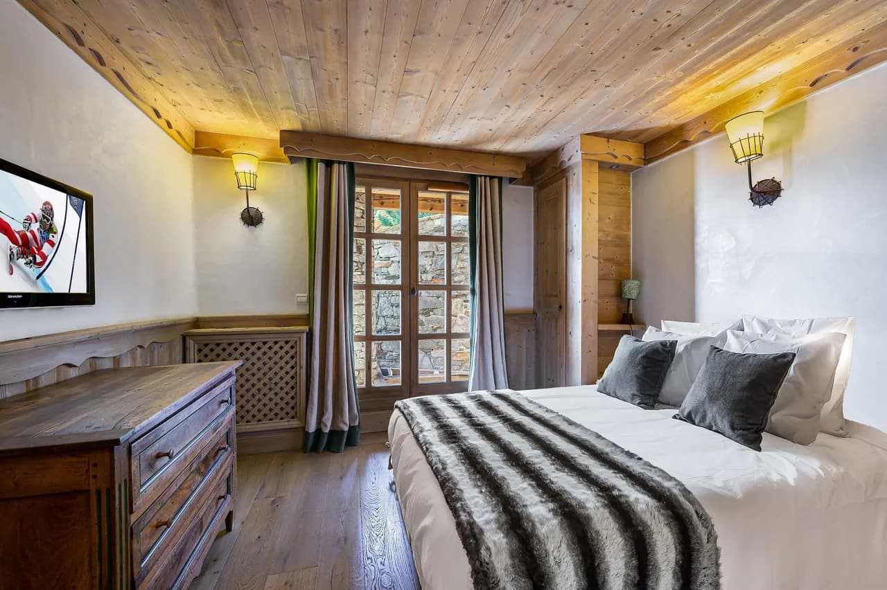 Beautiful Chalet With Panoramic Valley Views photo 3