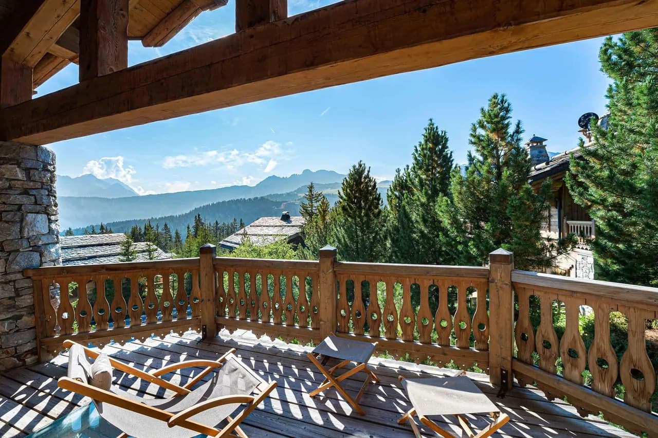 Beautiful Chalet With Panoramic Valley Views photo 4