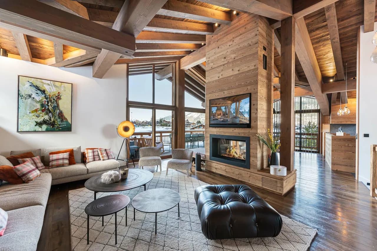 Scenic Chalet With Outdoor Jacuzzi