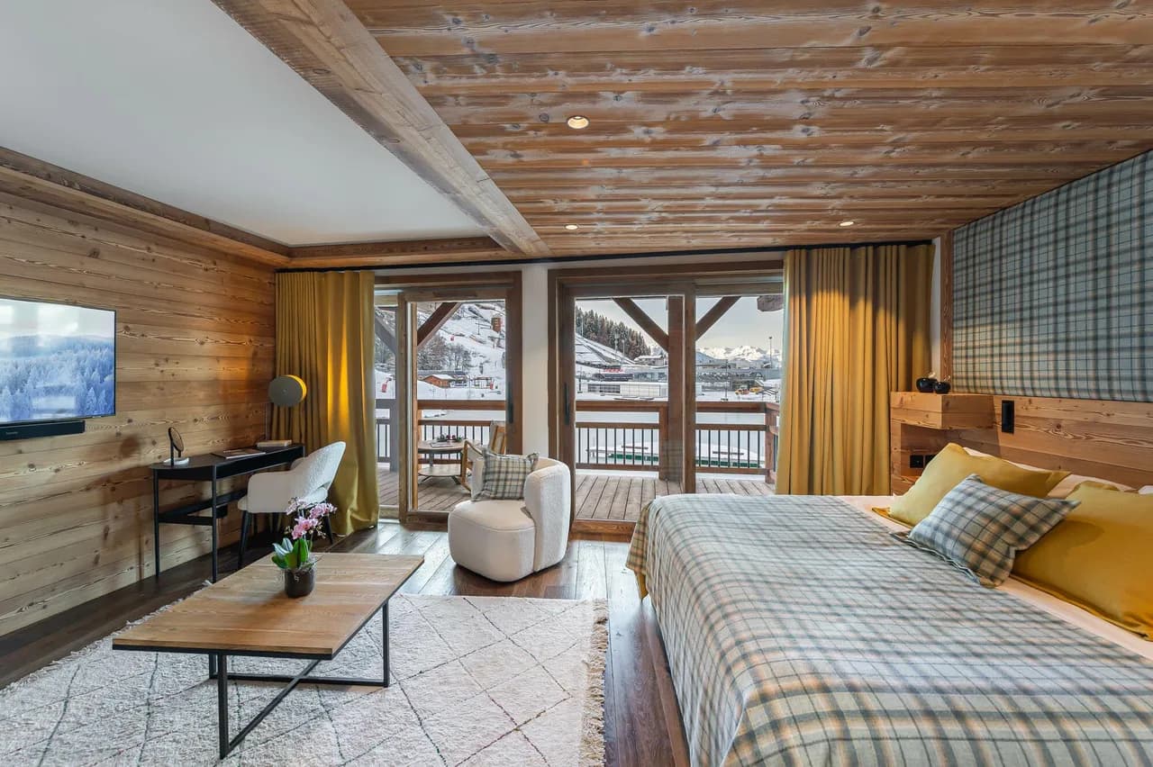 Scenic Chalet With Outdoor Jacuzzi photo 2