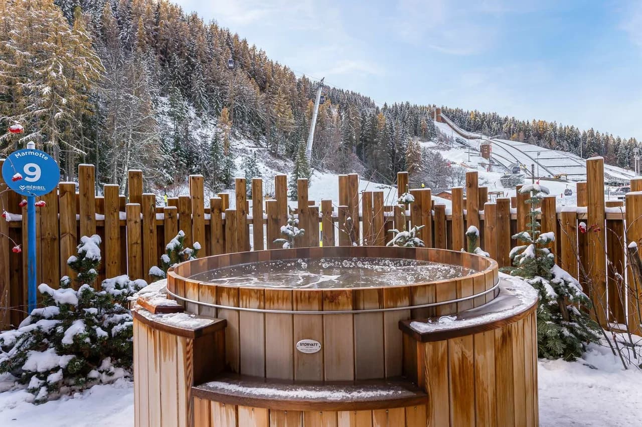Scenic Chalet With Outdoor Jacuzzi photo 4