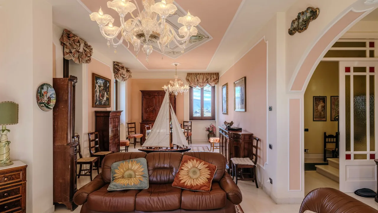 Luxury Villa With Artistic Flair