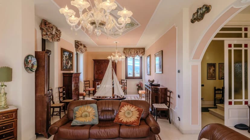Luxury Villa With Artistic Flair