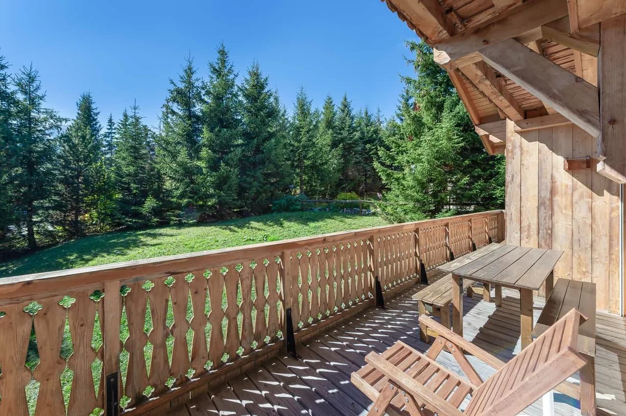 Spacious Chalet With Jacuzzi and Sauna photo 4