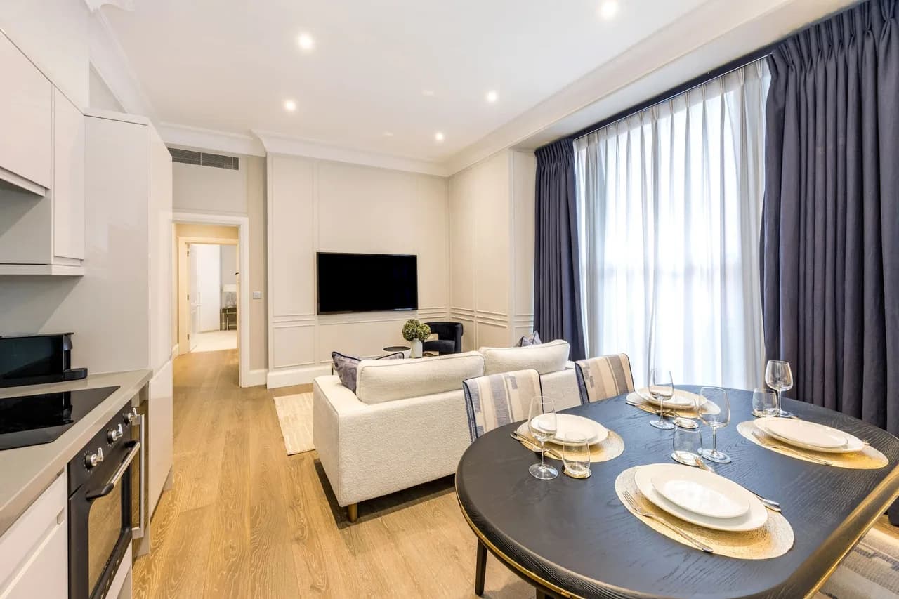 Elegant Two Bedroom Retreat in Knightsbridge London photo 4