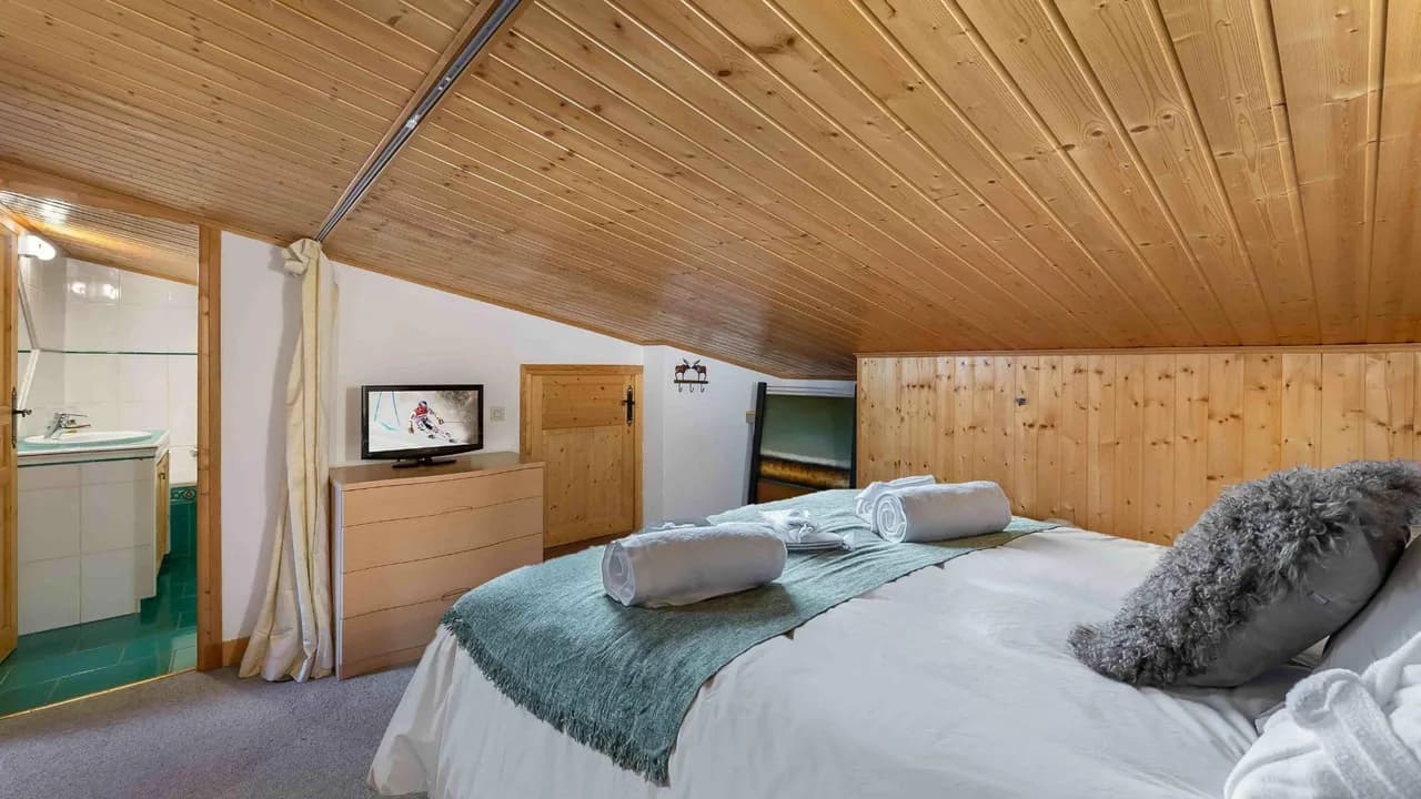 Alpine Getaway With Stunning Views photo 3