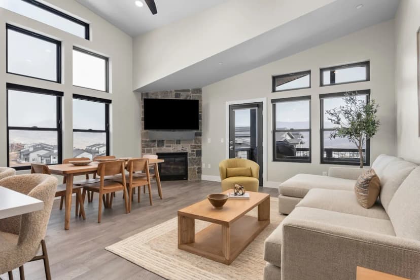Luxury Deer Valley Ski Condo + Mountain Shuttle