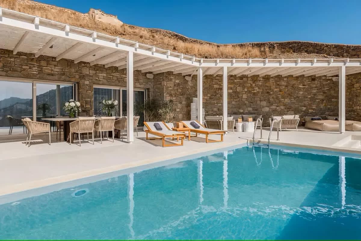 Elegant Seaside Villa With Private Pool photo 5