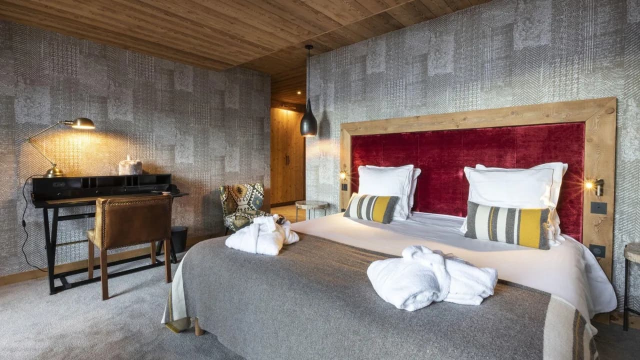 Stylish Chalet With Fireplace Charm photo 2