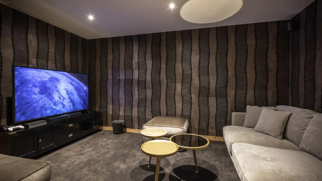Stylish Chalet With Fireplace Charm photo 3