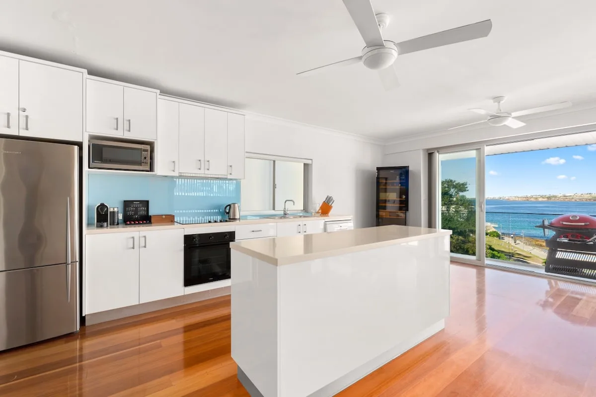 Ocean View Balcony Villa in Sydney photo 5