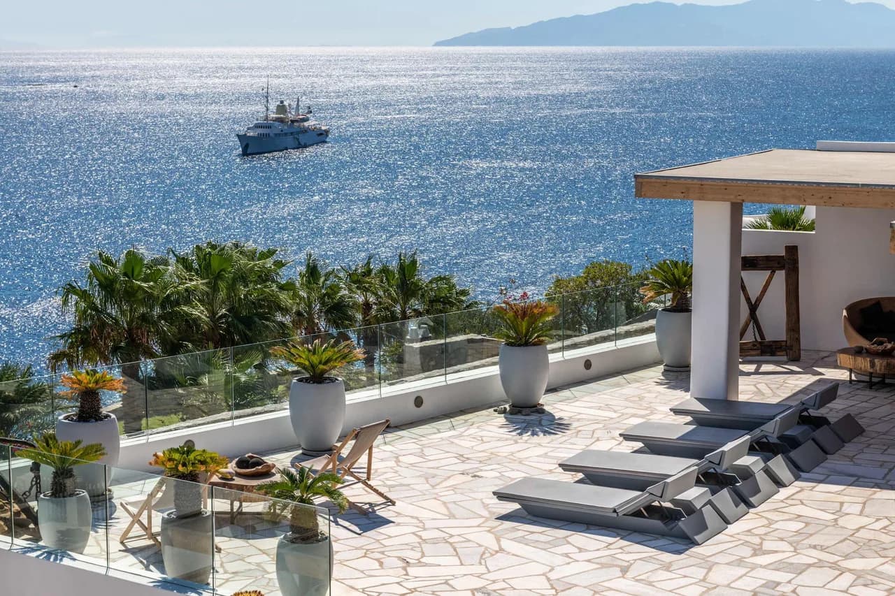 Modern Mykonos Villa With Heated Infinity Pool photo 4