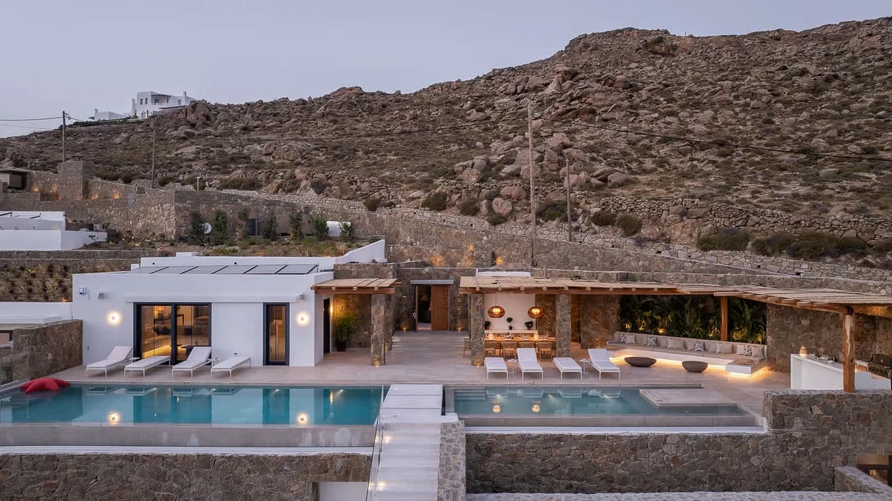 Stunning Villa With Panoramic Sea Views