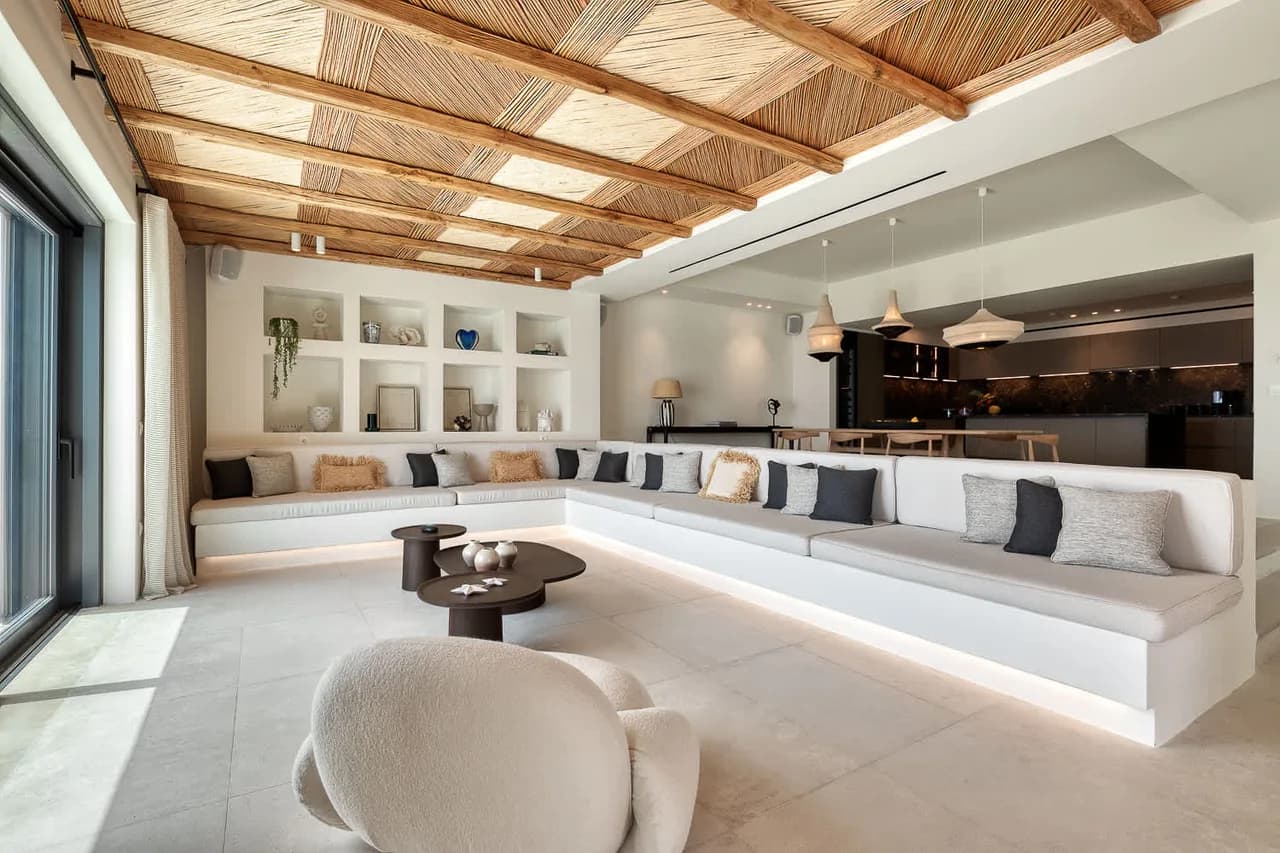 Stunning Villa With Panoramic Sea Views photo 2