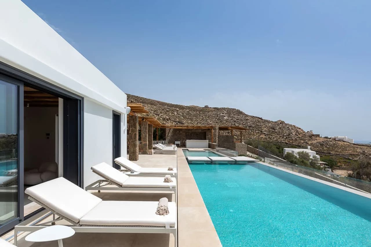 Stunning Villa With Panoramic Sea Views photo 4