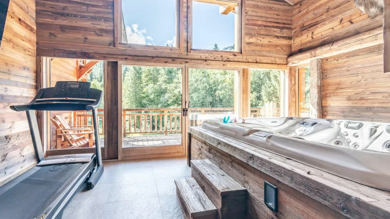 Spacious Mountain Chalet in Morzine photo 4