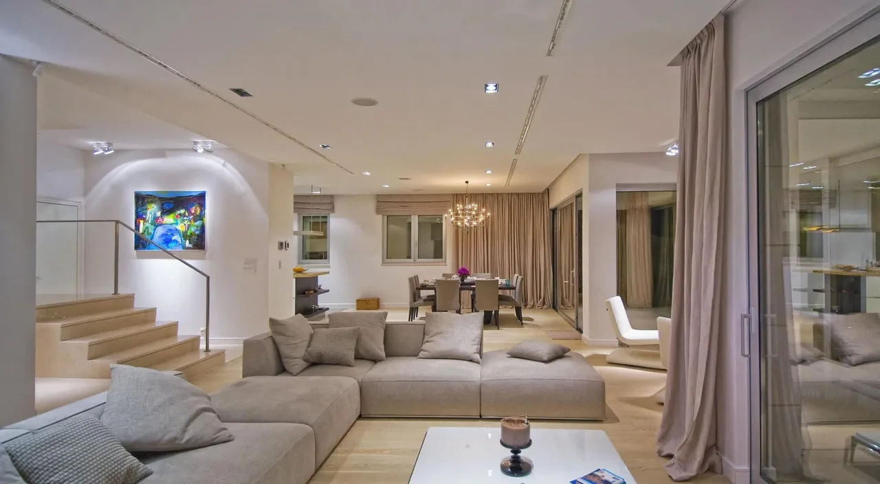 Modern Villa Steps From the Beach photo 2