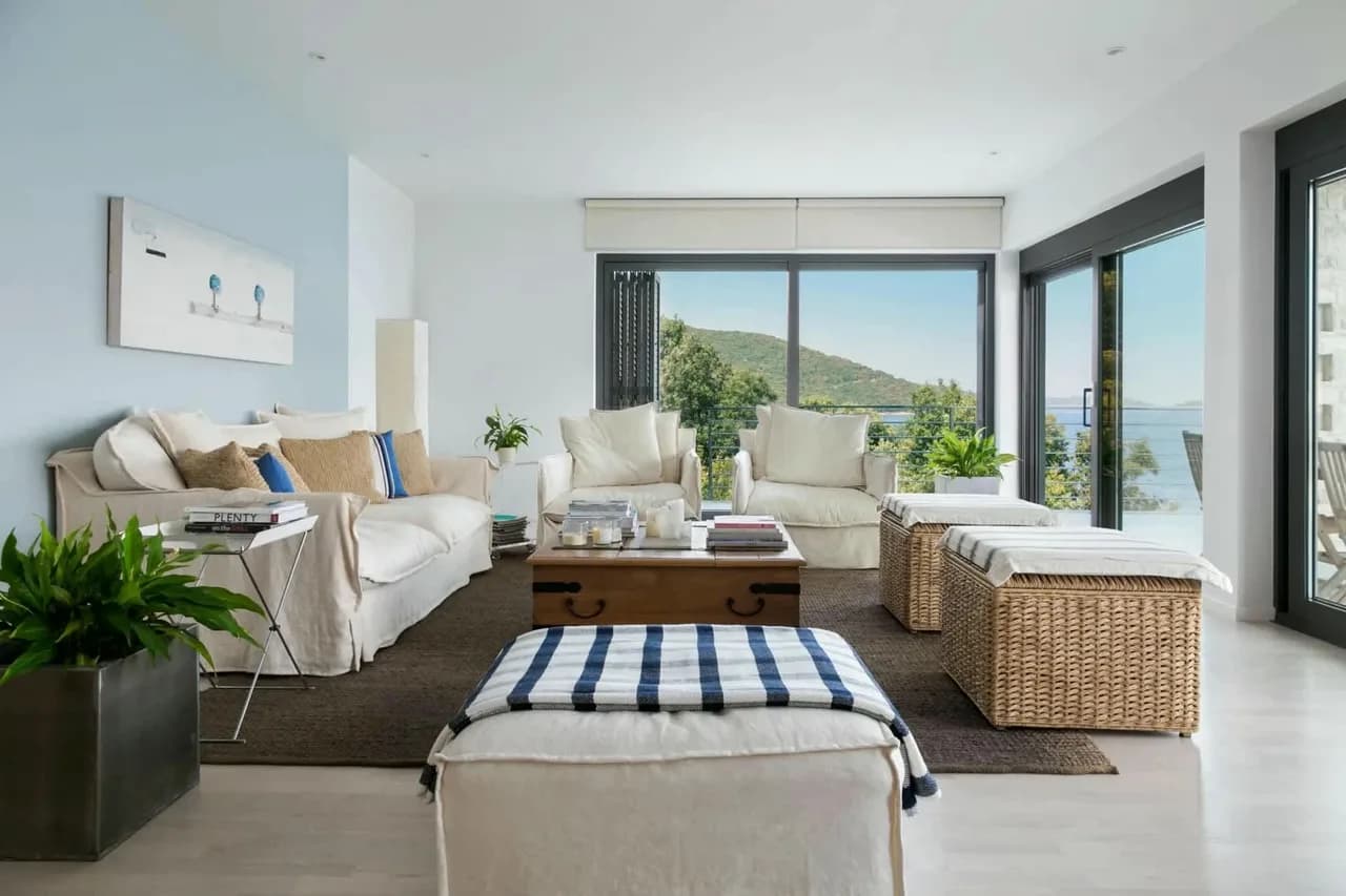Spacious Villa With Heated Infinity Pool photo 2