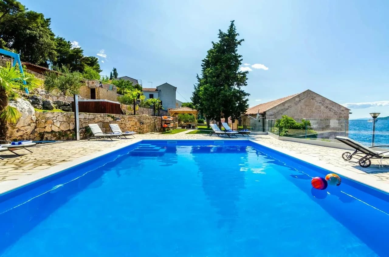 Seafront Luxury Villa With Private Pool photo 4
