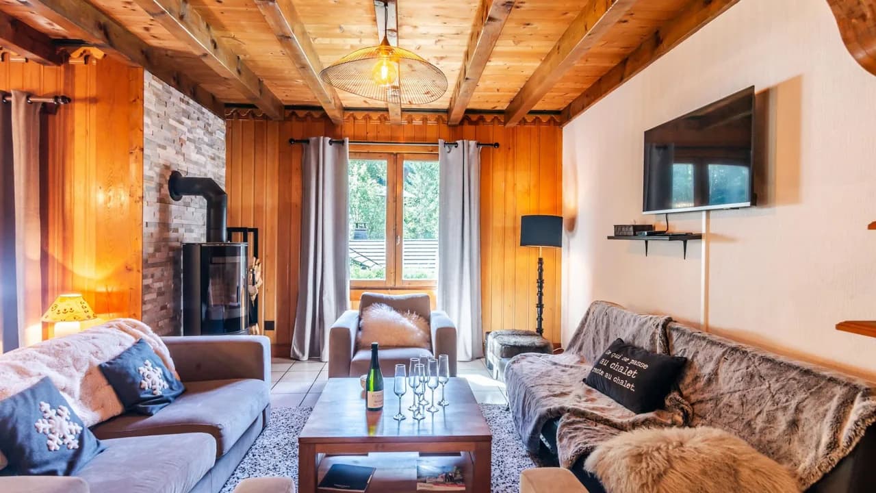Rustic Chalet With Outdoor Terrace photo 2