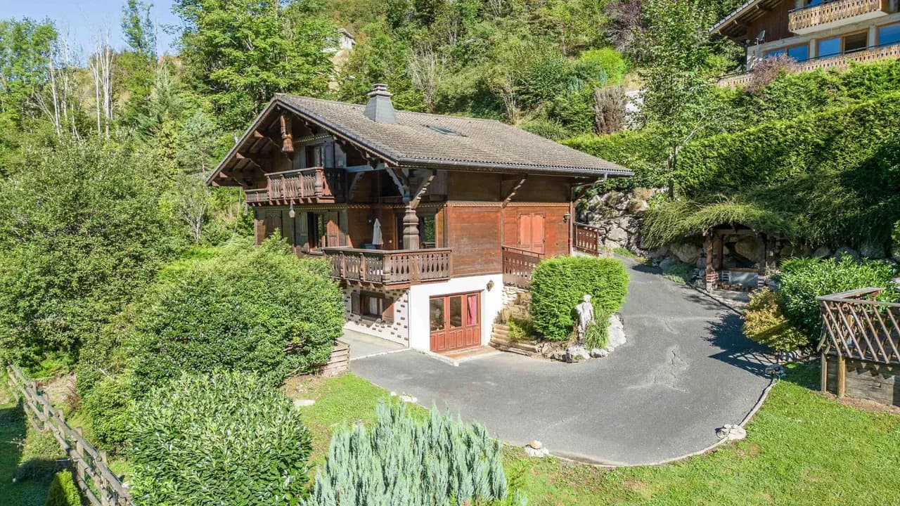 Rustic Chalet With Outdoor Terrace photo 4