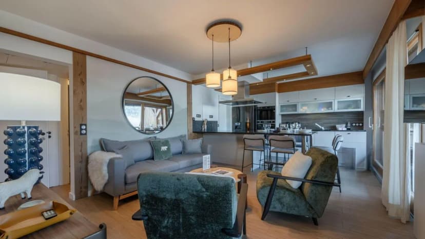 Elegant Getaway Near Village Center