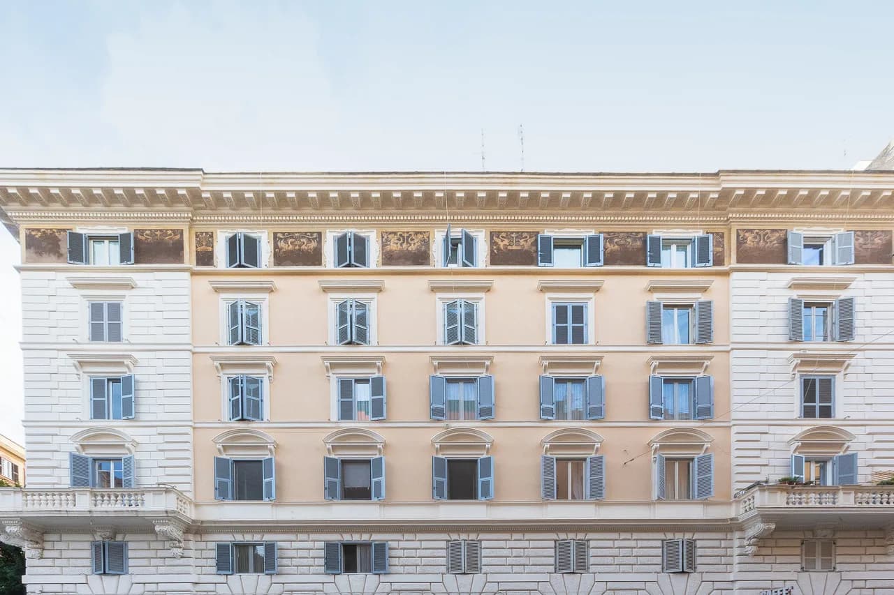 Elegant Three Bedroom Villa in Rome photo 3
