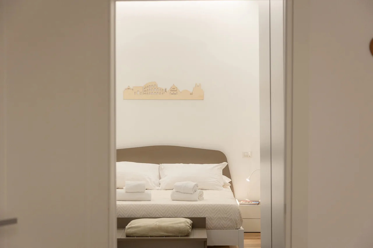 Elegant Three Bedroom Villa in Rome photo 5