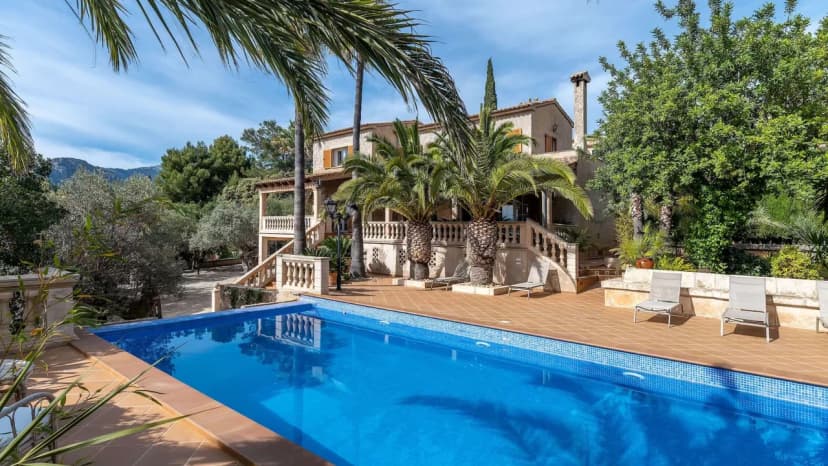 Spacious Family Villa in Sa Coma