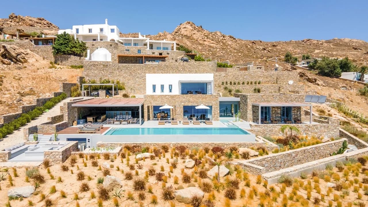 Contemporary Luxury Near Elia Beach