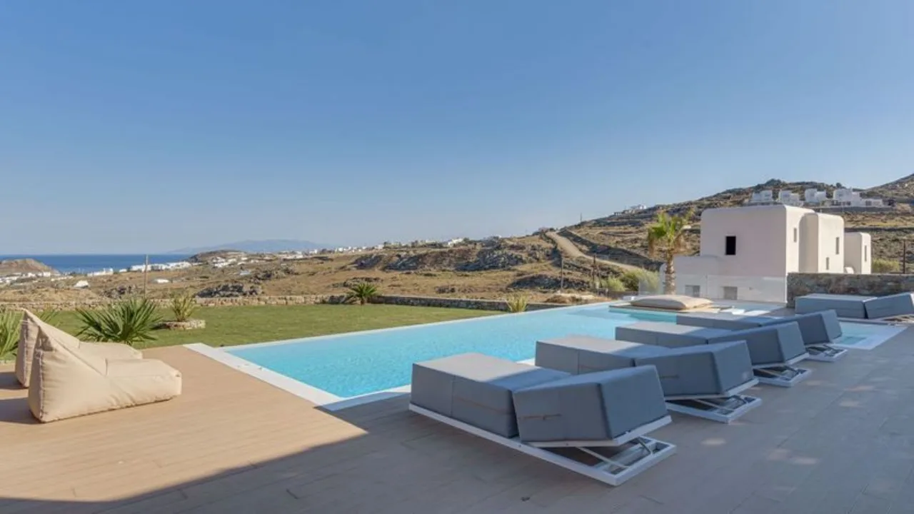 Contemporary Design Meets Aegean Bliss photo 3