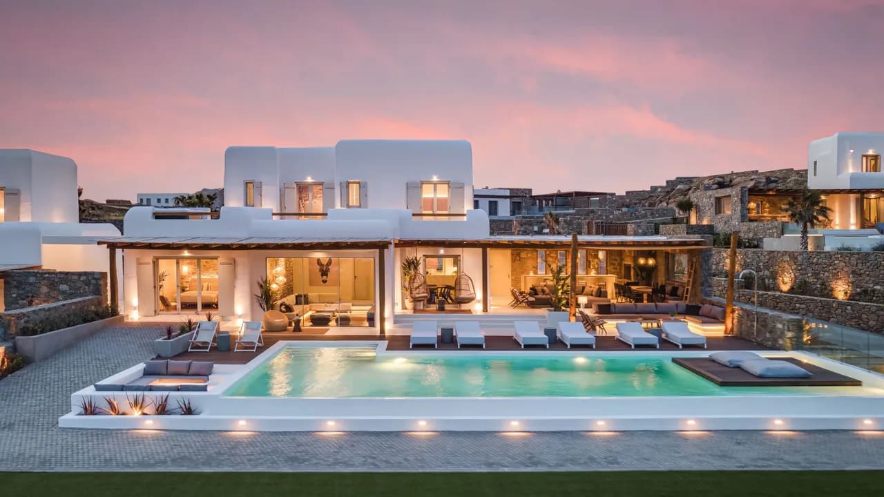 Whitewashed Luxury With Epic Views photo 5